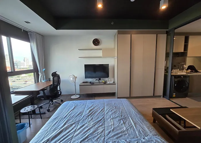 아파트 Fully Equipped Ideo Rama9-asoke, With Workstation 방콕